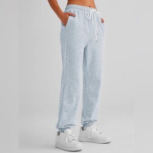 Grey sweatpants with pockets